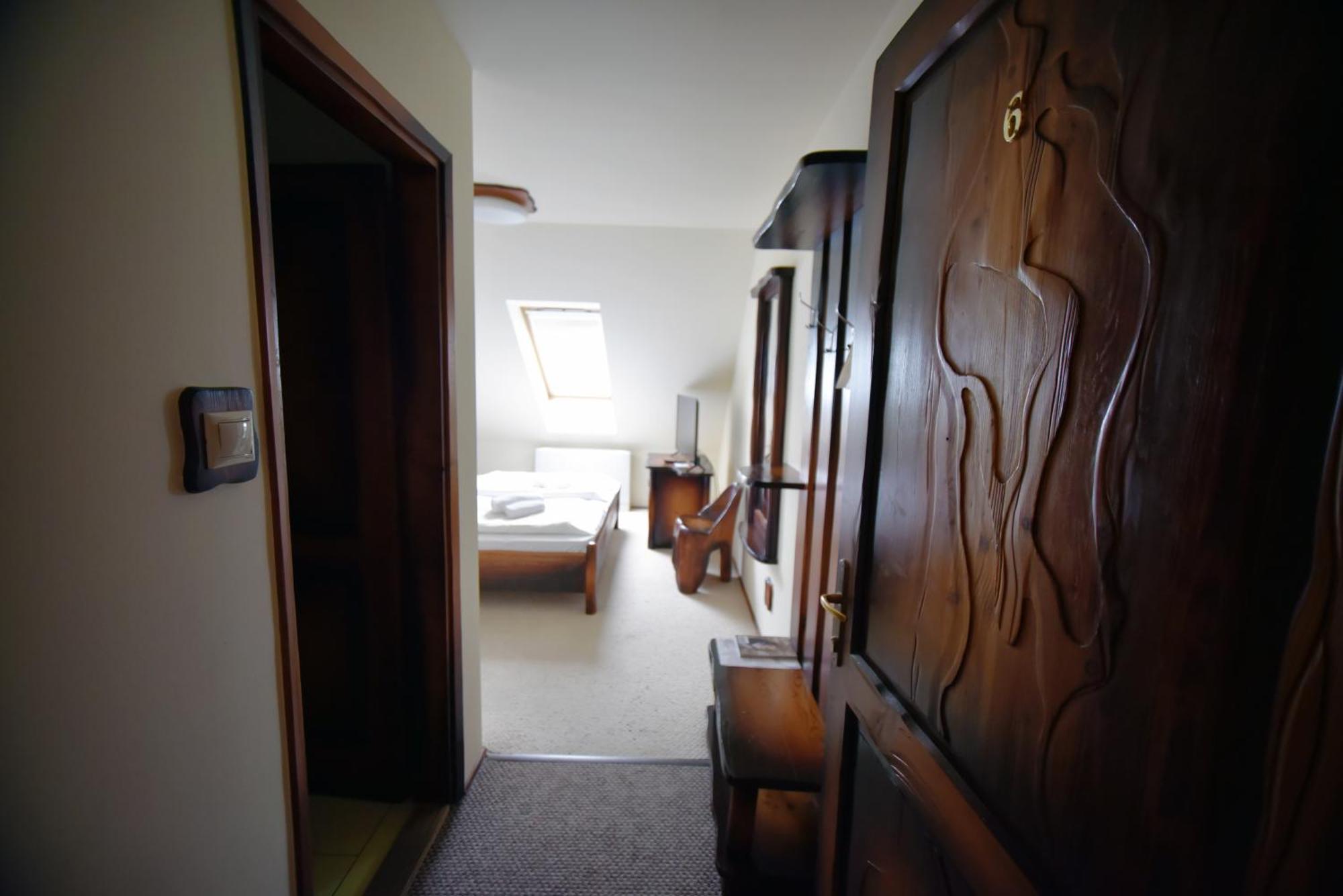 Camelot Club Hotel Вац Екстер'єр фото