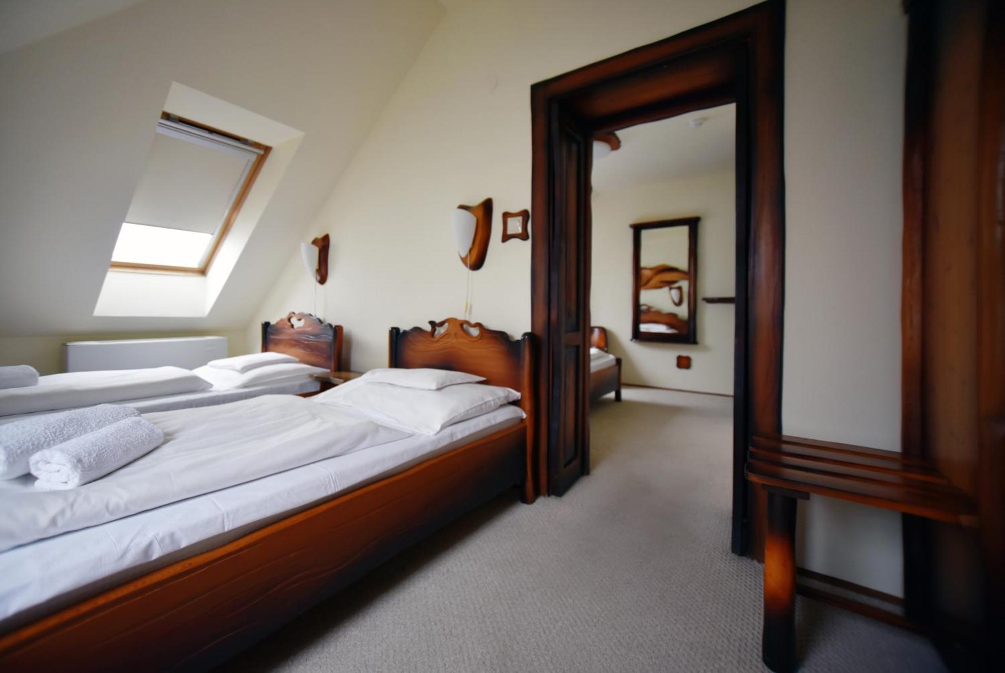 Camelot Club Hotel Вац Екстер'єр фото